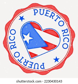 Logo de la bandera del corazón de Puerto Rico. Texto de nombre de país alrededor de la bandera de Puerto Rico en forma de corazón. Encantadora ilustración vectorial.