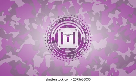icono de arrastre sobre el patrón de camo rosado. 