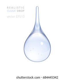 Caída de agua purificada. Gotas 3D de agua cristalina limpia, lluvia, rocío o rocío. Hermoso goteo convexo de forma natural con una delgada cola y refracción. Perfecto objeto aislado azul claro.