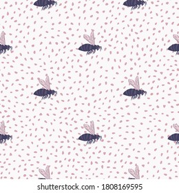 Las siluetas de abejas moradas son un patrón sin fisuras. Huella animal Doodle con fondo blanco y puntos rosados. Perfecto para papel pintado, textil, papel envolvente, impresión de tela. Ilustración vectorial.