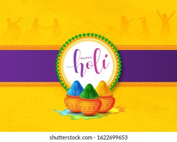 Purple Strip und Yellow Mandala Muster Hintergrund mit Mud Pots Full of Powder (Gulal) und Silhouette People, die das Holi Festival feiern.