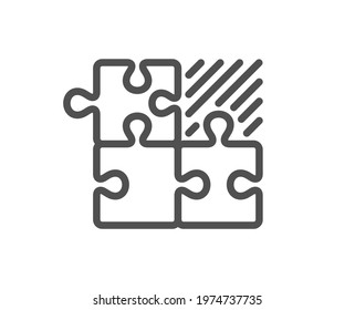Puzzle game line icon. Decide Jigsaw sign. Business strategy combination symbol. Quality design element. Linear style puzzle game icon. Editable stroke. Vector