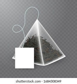 Pyramidenförmige Teebeutel verstauchen sich mit schwarzem Tee im Inneren. Vektorillustration realistische Illustration von Teebeutel mit leerem weißem Etikett einzeln auf transparentem Hintergrund.