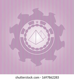 icono de las pirámides dentro del emblema rosado. Vintage.