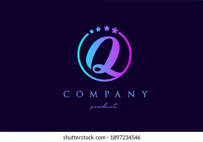 Logo de la letra Q para compañía y corporación en colores rosa azul. Diseño con círculo y estrella. Para una marca de lujo 