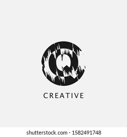 Q  Circle  Brush Stroke Letter Logo design. Monogram Black Paint Logo Letter Icon with Elegant circle brush shape Vector Design concept.
