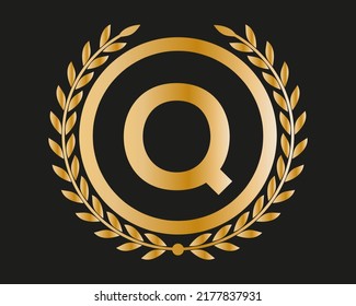 Q Gold Letter Design-Vektorgrafik mit goldenen Luxus-Farben und Monogram-Design