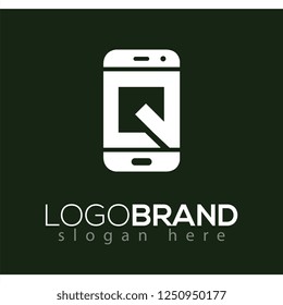 Q Initial letter with Smart phone logo icon vector