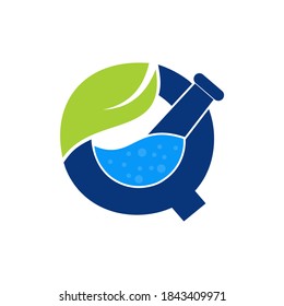 Q letter logo pharmacy template