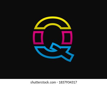 Logo de la letra Q, fuente de diseño vectorial .Cmyk dinámico dividido en azul, rosa, color amarillo sobre fondo negro. Para medios sociales, elementos de diseño, afiche creativo, plantilla web, etc.