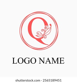 Q Letter Monogram Logo with Floral for Beauty, Skincare, Fashion Business Logo Idea. Feminine Logo Concept. Simple Minimalist Floral Logo Vector