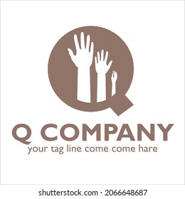 Q logo design on Political theme