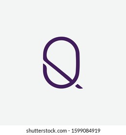 Q logo with unique design