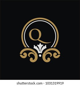 Q luxury logo vector