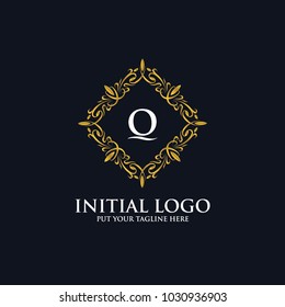 Q Royal Classic Shield Logo icon
