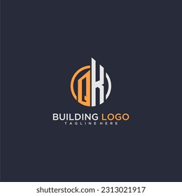 logotipo de monograma inicial QK para bienes raíces con estilo de construcción