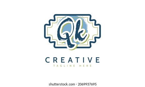 Iniciales Qk, vector de logotipo de escritura a mano