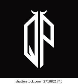 QP Logo monograma con forma de cuerno aislado Plantilla de diseño en blanco y negro sobre fondo negro