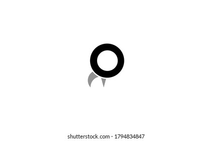 logotipo de forma de cabeza de pájaro Q+P.in
