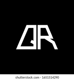 Monograma abstracto del logotipo QS aislado en fondo negro