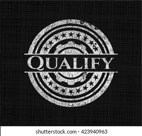 Qualifiziertes Kreideemblem auf einer Tafel