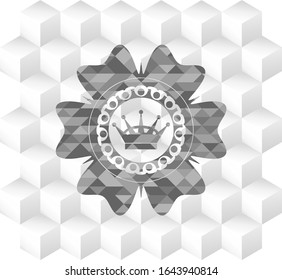 icono de la corona reina dentro de un emblema gris realista con fondo blanco cubo