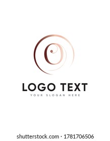 Tipo de letra de estilo Reina plantilla de logotipo O, logotipo de vector para identidad empresarial y de empresa 