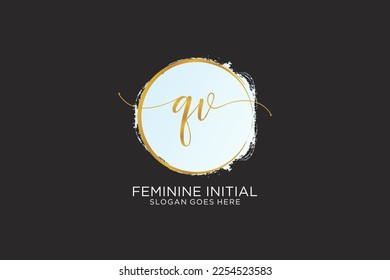 Logo de escritura a mano QV con la firma del vector de plantilla de círculo, boda, moda, floral y botánica con plantilla creativa.