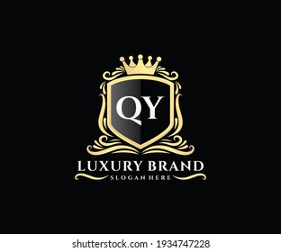 QY Letra inicial, texto dorado con monograma heráldico con mano floral femenina, diseño de logo de lujo de estilo antiguo.