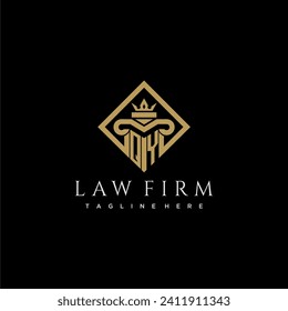 Logotipo de monograma inicial QY para la firma de abogados con pilar en el diseño cuadrado creativo