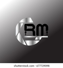 R M Logo