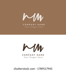 R M RM Letra inicial manuscrita y logotipo de firma. Logo inicial del vector de belleza .Moda, boutique, floral y botánica