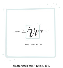 R R RR Initial letter handwriting and  signature logo.