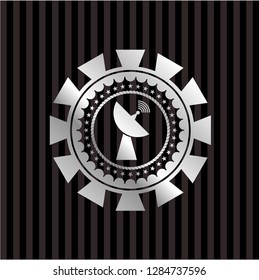 radar icon inside silver badge