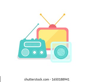 Radio con antena y vectores de conjunto tv. Transmisión de noticias a través de diferentes fuentes de comunicación remota. Dispositivos aislados para la transmisión y la publicidad