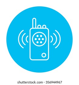 Icono de línea de conjunto de radio para web, móvil e infografías. Icono de blanco vector en el círculo azul claro aislado en fondo blanco.