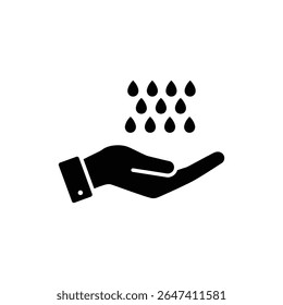 Chuva caindo em palmeira aberta para abraçar a natureza
