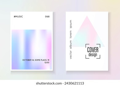 Fondo del arco iris. Holograma. Efecto gráfico. Lámina Spectrum. Volante iridiscente púrpura. Concepto plástico. Folleto de perlas de colores. Fondo de arco iris violeta