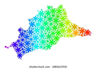 Collage de gradientes arcoiris de Málaga, mapa construido para la celebración de Año Nuevo. El mosaico de mapas de la provincia de Málaga está hecho de nieve multicolor. Diseñado para las ventas de Año Nuevo.