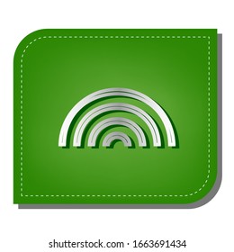Signo arcoiris. Icono de línea de gradiente plateado con sombra verde oscuro en hoja verde con parches ecológicos. Ilustración.