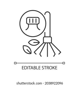 Icono lineal de los bordes de los tapones de botella. Escoba hecha de plásticos reciclados. Palo de escoba sostenible. Ilustración personalizable de línea delgada. Símbolo de contorno. Dibujo de contorno aislado del vector. Trazo editable
