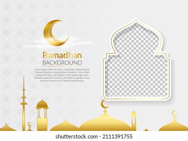 Fondo de Ramadán kareem con luna y mezquita, ventana islami con espacio de copia