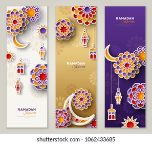 Banderas verticales Ramadan Kareem con estrellas y flores arabescas en 3d. Ilustración vectorial para tarjeta de saludo, cartel y vale. Luna creciente islámica con faroles tradicionales colgantes