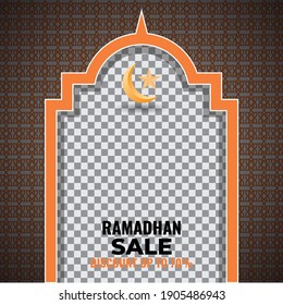 Ramadan Verkaufsvorlage mit Türhintergrund. Große Vektorgrafik für Verkaufsförderung, Produktmarketing, Web, Social Media, Online Shop etc.