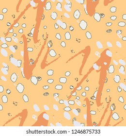 Random Camouflage Pattern With Irregular Watercolor Brush Strokes.  Yellow Vector Seamless Camouflage Pattern. Hand Drawn Chevron Lines Spots. Dynamic Brush Paint Repeat. Watercolor Organic Shapes