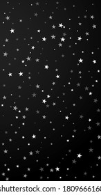 El fondo navideño de las estrellas que caen al azar. Sutiles copos de nieve volando y estrellas de fondo negro. Impresionante plantilla de superposición de copos de nieve de plata de invierno. Ilustración vertical negrita.