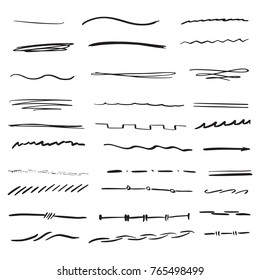 Linhas desenhadas à mão aleatórias doodle estilo marcador conjunto de pincel