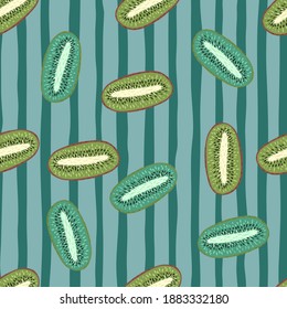 Patrón aleatorio sin fisuras con formas kiwi de color verde y turquesa. Fondo de rayas azules. Diseñado para el diseño de tejidos, impresión textil, envoltura, cubierta. Ilustración vectorial.