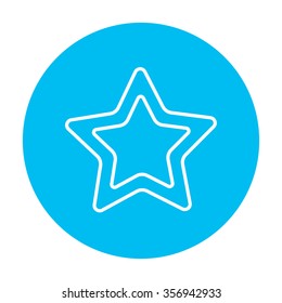 Icono de la línea estrella de clasificación para web, móviles e infografías. Icono de blanco vector en el círculo azul claro aislado en fondo blanco.