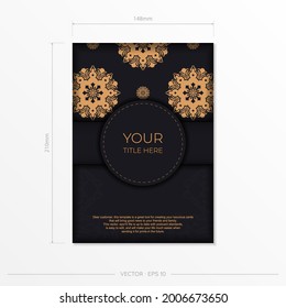 Diseño de postales hechos a mano con adorno de mandala vintage abstracto. Colores lujosos de oro negro. Se puede utilizar como fondo y fondo de pantalla. Elementos vectoriales elegantes y clásicos 